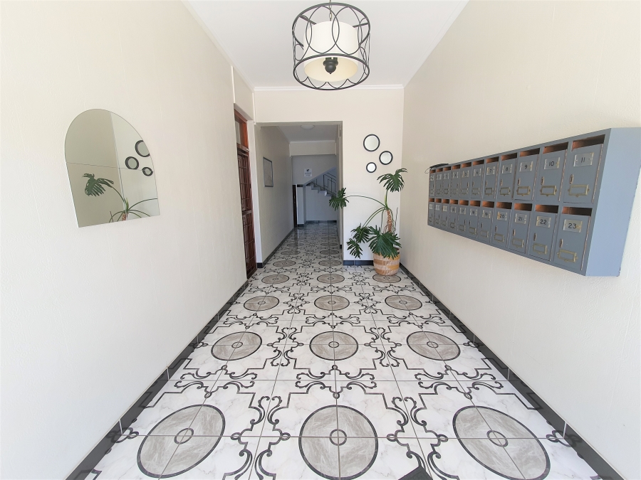 To Let 1 Bedroom Property for Rent in Esterville Western Cape